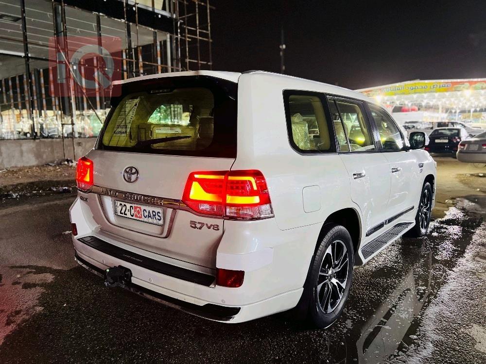 تويوتا لاندكروزر